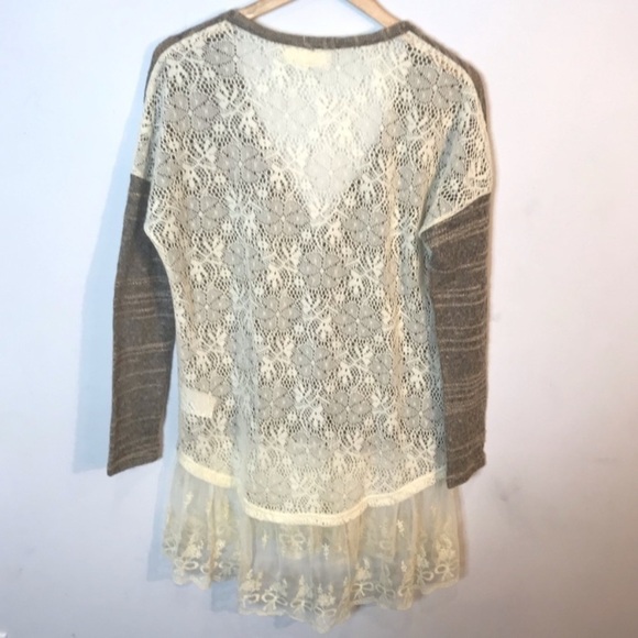 A’REVE Lace Back Tunic Cardigan - Picture 2 of 8